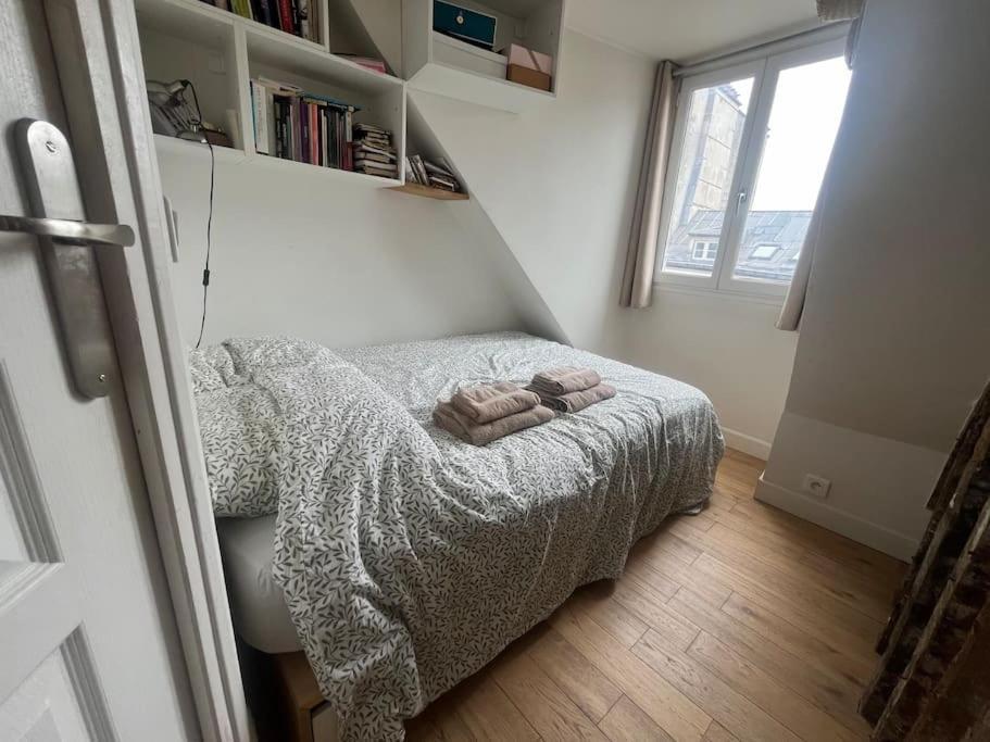 Appartement Cosy Sur La Festive Rue Du Fbg Saint-denis *