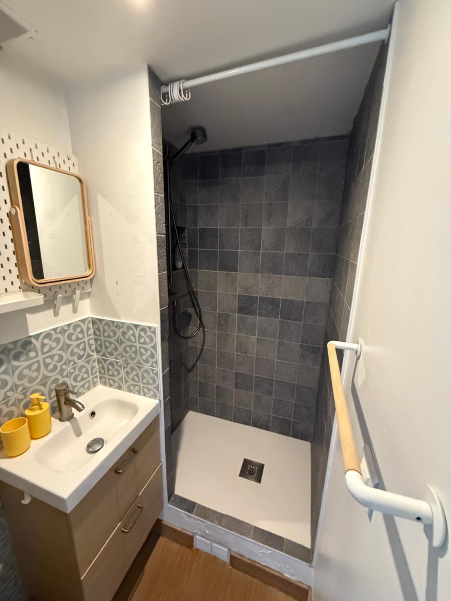 Cosy Sur La Festive Rue Du Fbg Saint-denis Appartement Parijs